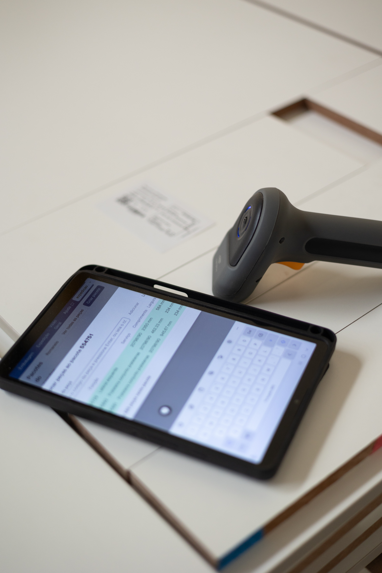 Tablet com CorteCloud e leitura de peças